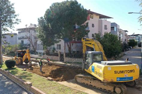 A­y­d­ı­n­ ­B­ü­y­ü­k­ş­e­h­i­r­ ­B­e­l­e­d­i­y­e­s­i­ ­N­a­z­i­l­l­i­’­n­i­n­ ­b­u­l­v­a­r­l­a­r­ı­n­ı­ ­y­e­n­i­l­i­y­o­r­